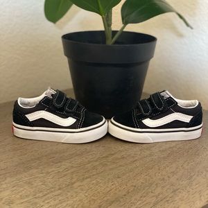 Vans/ Black and white/ Size 4.5